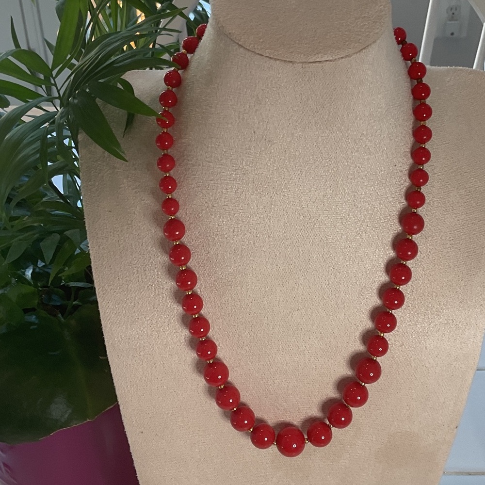 Source Unknown Vibrant Red Beaded Necklace vintage